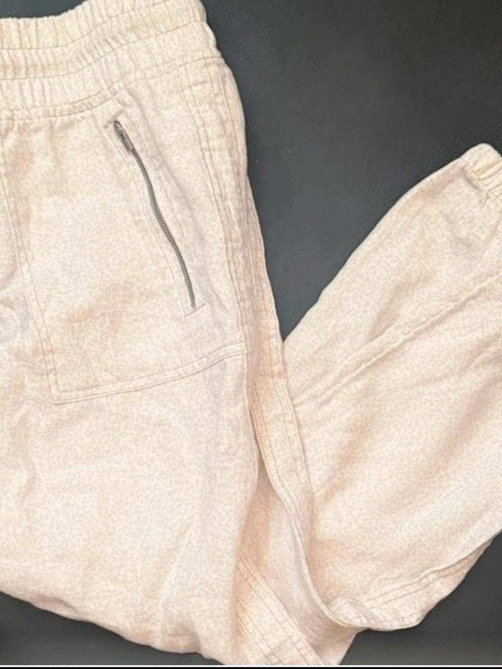 Athleta Cream/beige Joggers Size 6